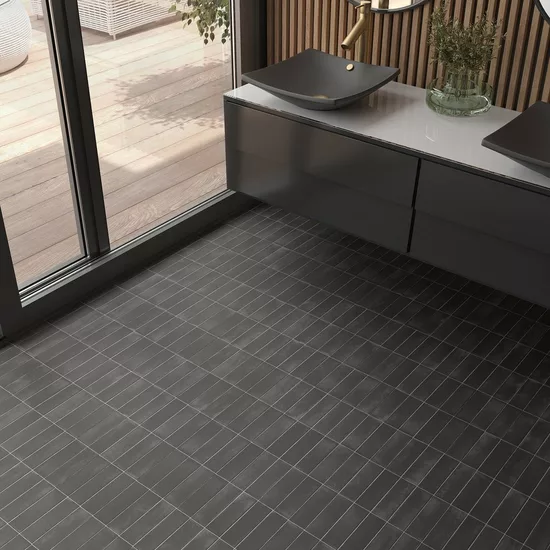 Carrelage Coco Black Hat Mat 5x15 cm - vue d’ambiance 2