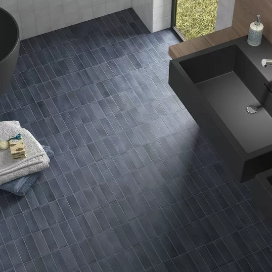 Carrelage Coco Blue Night Mat 5x15 cm - vue d’ambiance 2