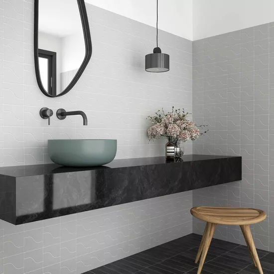 Carrelage Curve Grey Mat 8,3x12 cm - posé en salle de bain 2