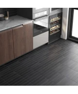 Carrelage Wadi Noir 6x30 cm - posé en cuisine