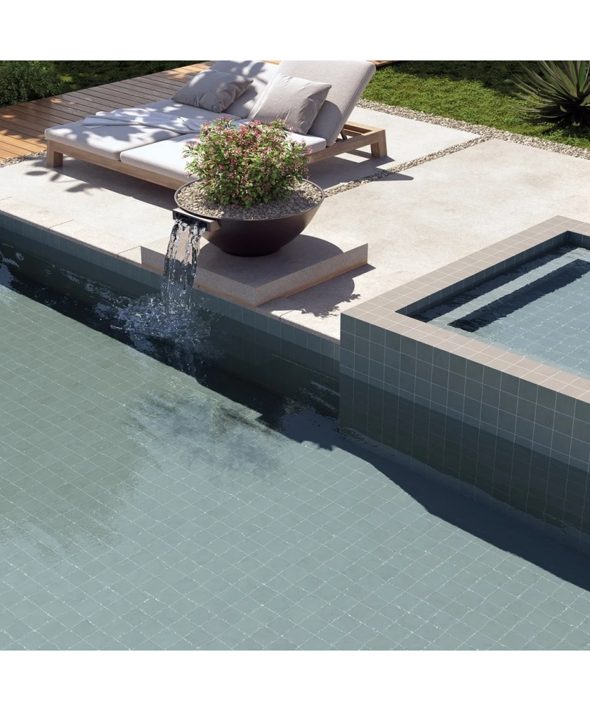 Carrelage Stage Grey 10x10 cm - posé dans un espace piscine