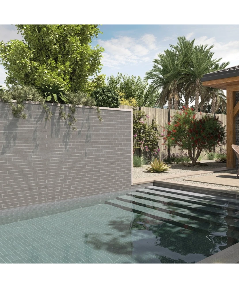 Carrelage Stage Grey 6x30 cm - posé dans un espace piscine