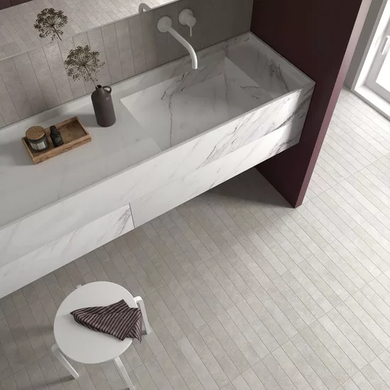 Carrelage Stage Grey 6x30 cm - posé en salle de bain