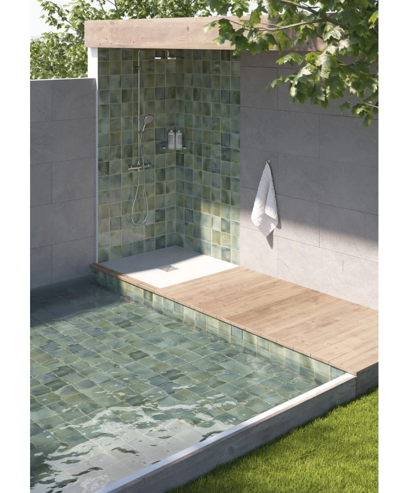 Carrelage Spa&Pools Celadon 15x15 cm - posé dans un espace piscine