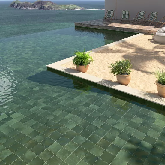Carrelage Spa&Pools Moss Green 15x15 cm - posé dans un espace piscine
