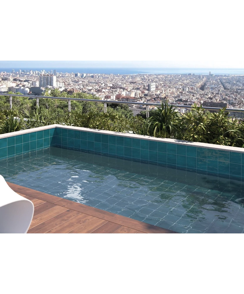 Carrelage Spa&Pools Glacier 15x15 cm - posé dans un espace piscine