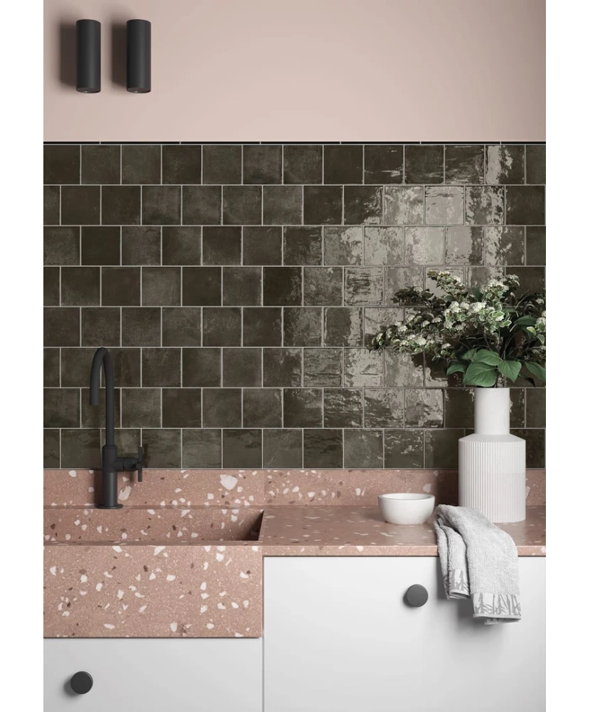 Carrelage Verticale Soot 10x10 cm - vue d’ambiance