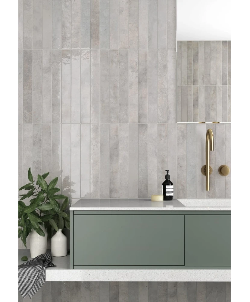 Carrelage Verticale Dim Gray 5x40 cm - vue d’ambiance