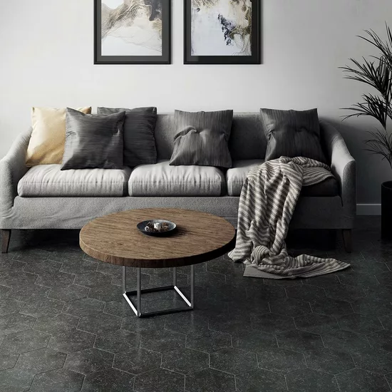 Carrelage Coralstone Hexagon Black 29,2x25,4 cm - posé dans un salon